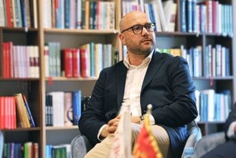 Crnogorski Ćacilend: Svi predśednikovi ljudi