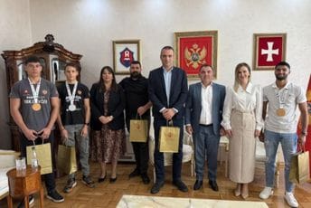 Đurašković: Mladi kik-bokseri Lovćena ponos Cetinja i Crne Gore Đurašković: Mladi kik-bokseri Lovćena ponos Cetinja i Crne Gore