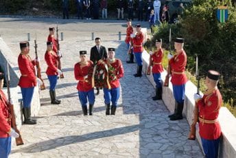 Opština Bar: Položeni vijenci na spomenik u Tuđemilima (FOTO / VIDEO) Opština Bar: Položeni vijenci na spomenik u Tuđemilima (FOTO / VIDEO)