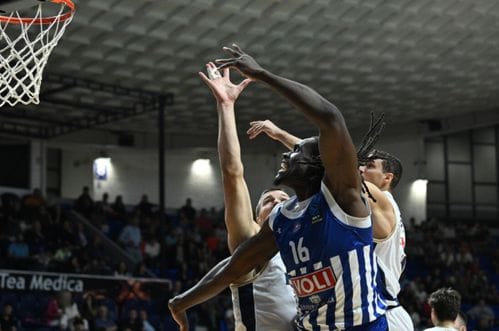 Budućnost bez igre i odgovora: Napoli slavio sa 18 poena razlike u Podgorici
