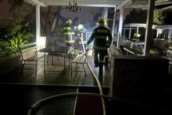 Požar na ugostiteljskom objektu na Obali Đuraševića, intervenisalo 15 vatrogasaca