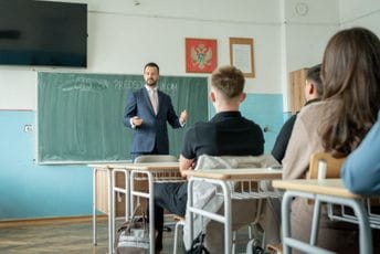 Milatović: Odgovorno društvo ne postavlja pitanje ‘čiji si’, već ‘šta znaš’, ‘šta možeš’ i ‘kakav si čovjek’