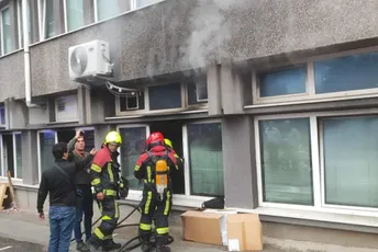 Dio Kliničkog centra evakuisan: Buknuo požar na Poliklinici