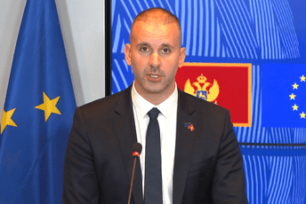 Spajić: DPS na javni mig neformalnog šefa, štitio ugovor sa Jedinstvenom Rusijom