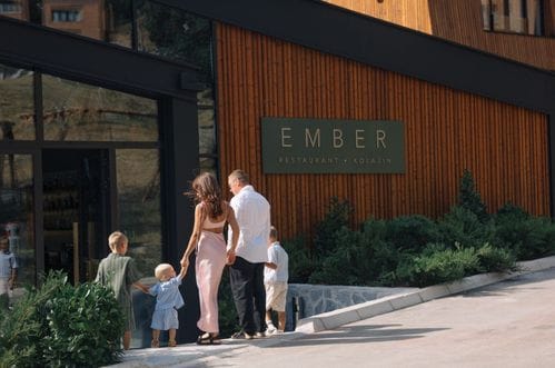 Restoran Ember u Kolašinu: nova Dukley gastro destinacija u znaku vatre, topline i planinskih ukusa
