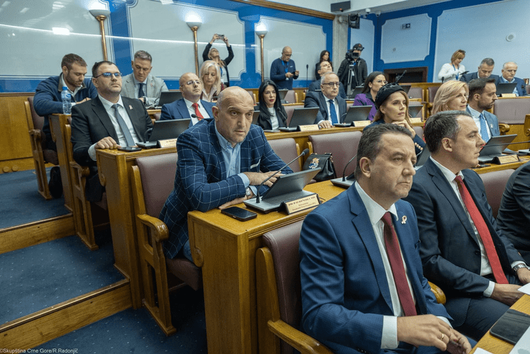 Klub poslanika DPS: Mandić ostao na funkciji zahvaljujući Camaju, Pejović i DNP-u