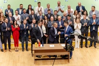 Evropski savez: Mandić još jednom ponizio PES, svi zajedno podržali Ratka Mladića Evropski savez: Mandić još jednom ponizio PES, svi zajedno podržali Ratka Mladića