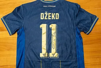 Nakon napete aukcije: Prodat oproštajni dres Edina Džeka