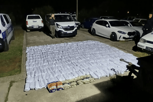 Podgorica: Granična policija oduzela preko 300 kilograma duvana, uhapšen Tuzanin