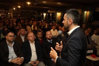 Živković: DPS će inicirati izmjene zakona za povećanje penzija od 30 odsto Živković: DPS će inicirati izmjene zakona za povećanje penzija od 30 odsto