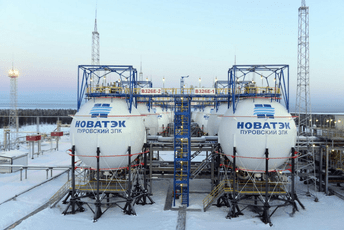 Rusija kupuje tankere za tečni prirodni gas koji mogu ploviti zaleđenim morima