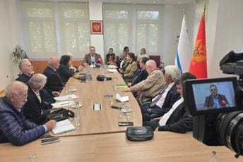 Anđušić: Jedino linearno povećanje svih penzija za 30 odsto može poboljšati položaj penzionera Anđušić: Jedino linearno povećanje svih penzija za 30 odsto može poboljšati položaj penzionera