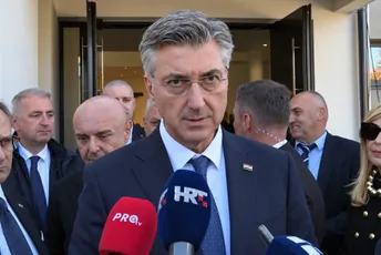 Plenković o Kneževićevom "ustanku": Briljantna ideja, samo ne vidim da bi je crnogorski državni vrh podržao Plenković o Kneževićevom "ustanku": Briljantna ideja, samo ne vidim da bi je crnogorski državni vrh podržao