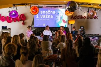 “I snažna i važna”: Predstavljena autorska knjiga koja kroz 25 mjesta Crne Gore otvara prostor za lične priče žena “I snažna i važna”: Predstavljena autorska knjiga koja kroz 25 mjesta Crne Gore otvara prostor za lične priče žena