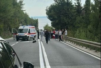 Saobraćajna nezgoda na putnom pravcu Budva - Cetinje: Pao motociklista, prevezen u KCCG Saobraćajna nezgoda na putnom pravcu Budva - Cetinje: Pao motociklista, prevezen u KCCG