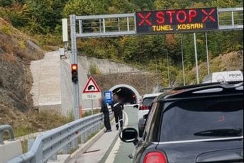 Udes u tunelu na auto-putu Princeza Ksenija: Ima povrijeđenih Udes u tunelu na auto-putu Princeza Ksenija: Ima povrijeđenih
