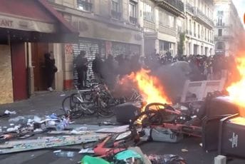 (VIDEO) Neredi u Parizu se nastavljaju: Policija suzavcem i šok bombama rastjerala demonstrante (VIDEO) Neredi u Parizu se nastavljaju: Policija suzavcem i šok bombama rastjerala demonstrante