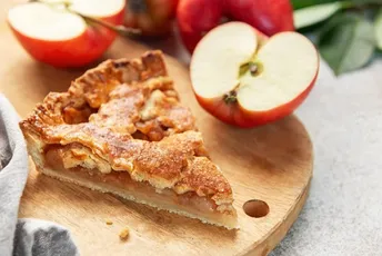 Napravite domaći tart s jabukama i cimetom: Prhka korica i sočan nadjev će vas oduševiti