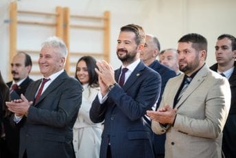 Milatović: Crna Gora neće biti uspješna zemlja dok god mladi vjeruju da im za uspjeh treba veza Milatović: Crna Gora neće biti uspješna zemlja dok god mladi vjeruju da im za uspjeh treba veza