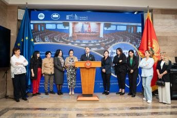 Radovanić: Tražimo povećanje naknada za majke sa troje i više djece, inflacija obezvrijedila njihova primanja Radovanić: Tražimo povećanje naknada za majke sa troje i više djece, inflacija obezvrijedila njihova primanja