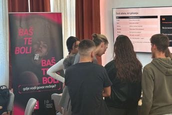 Kampanja „Baš te boli...“: Mladi kroz radionice „Preokreni kadar“ učili kako jedan kadar može promijeniti cijelu priču Kampanja „Baš te boli...“: Mladi kroz radionice „Preokreni kadar“ učili kako jedan kadar može promijeniti cijelu priču