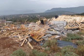 Šaljaj: Na Kakarickoj gori srušen objekat romske porodice koji je bio u procesu legalizacije, lica koja su došla da izvrše rušenje nijesu imala kod sebe nalog