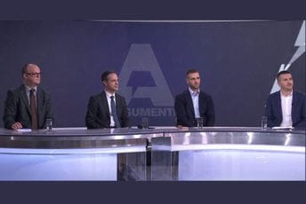 Rakočević: Istraživanje naručio PES kako bi popravio rejting; Ćulafić: Podaci ne odgovaraju stanju na terenu; Bešić: Euro model probudio apstinente