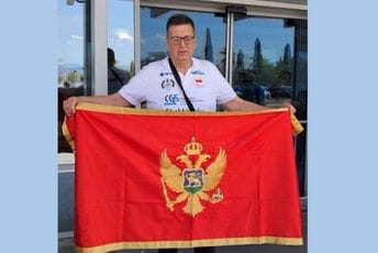 Nikač prvi takmičarski dan završio sa pobjedom i po dva remija i poraza Nikač prvi takmičarski dan završio sa pobjedom i po dva remija i poraza