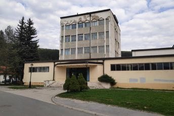 Prenamjenjuju Dom vojske u Pljevljima: Planirana izgradnja sale, bazena, terena... Prenamjenjuju Dom vojske u Pljevljima: Planirana izgradnja sale, bazena, terena...