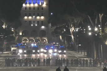 Počeo protest u Tirani: Studenti i građani marširaju od Ministarstva prosvjete ka zgradi Vlade Arhiva