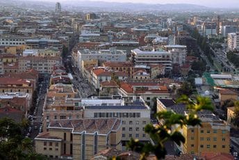 Zasjeda u Kalabriji: Teško ranjen jedan od uticajnijih mafijaša, supruga mu je ubijena