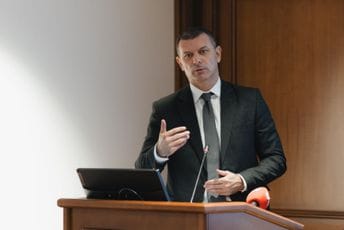 Euro model i rime prošlosti