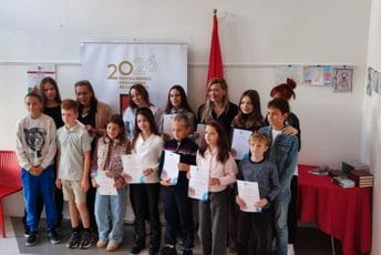 Završen konkurs Matice crnogorske: Mladi autori ispisali svoje „Pismo Herceg Novom“, evo ko je nagrađen Završen konkurs Matice crnogorske: Mladi autori ispisali svoje „Pismo Herceg Novom“, evo ko je nagrađen