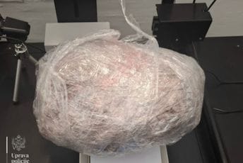 U Pljevljima uhapšen mladić: U autobusu pronađeno više od kilogram marihuane U Pljevljima uhapšen mladić: U autobusu pronađeno više od kilogram marihuane
