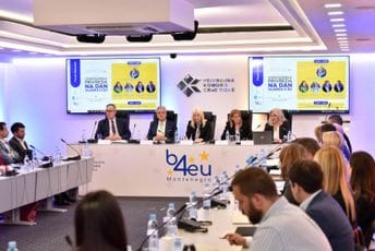 Crnogorska privreda na dan ulaska u EU: Pristupanje Uniji donijeće nove mogućnosti (FOTO) Crnogorska privreda na dan ulaska u EU: Pristupanje Uniji donijeće nove mogućnosti (FOTO)