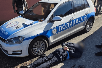 Uzimali mito za izmišljene kazne: Uhapšena petorica policajaca MUP-a RS Uzimali mito za izmišljene kazne: Uhapšena petorica policajaca MUP-a RS