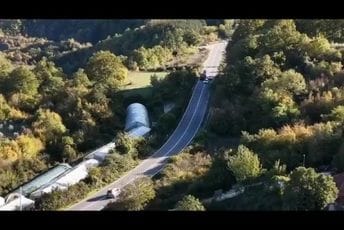 (VIDEO) U Ulcinju sankcionisano pet vozača zbog preticanja preko pune linije