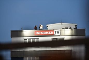 Studenti u blokadi: Interesna grupa planira inscenirani napad na Informer, krivicu će pokušati da prebace na nas Studenti u blokadi: Interesna grupa planira inscenirani napad na Informer, krivicu će pokušati da prebace na nas