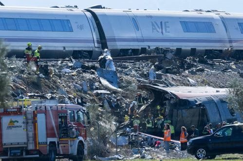 (VIDEO) Strašna tragedija u Španiji: Sudarila se dva brza voza, najmanje 64 mrtvih, oko 180 povrijeđenih
