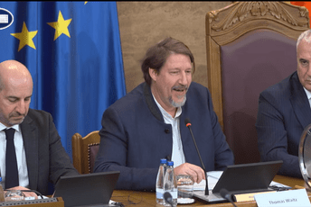 Vajc: Crna Gora će moći da učestvuje na izborima za evropski parlament čak i ako ratifikacija ne bude finalizovana Vajc: Crna Gora će moći da učestvuje na izborima za evropski parlament čak i ako ratifikacija ne bude finalizovana
