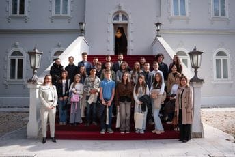 Milatović u Plavom dvorcu na Cetinju ugostio đake iz svih krajeva Crne Gore Milatović u Plavom dvorcu na Cetinju ugostio đake iz svih krajeva Crne Gore