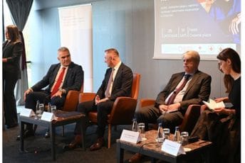 Crveni krst najavio uvođenje nove usluge socijalnog prevoza za starije u ruralnim područjima Crveni krst najavio uvođenje nove usluge socijalnog prevoza za starije u ruralnim područjima