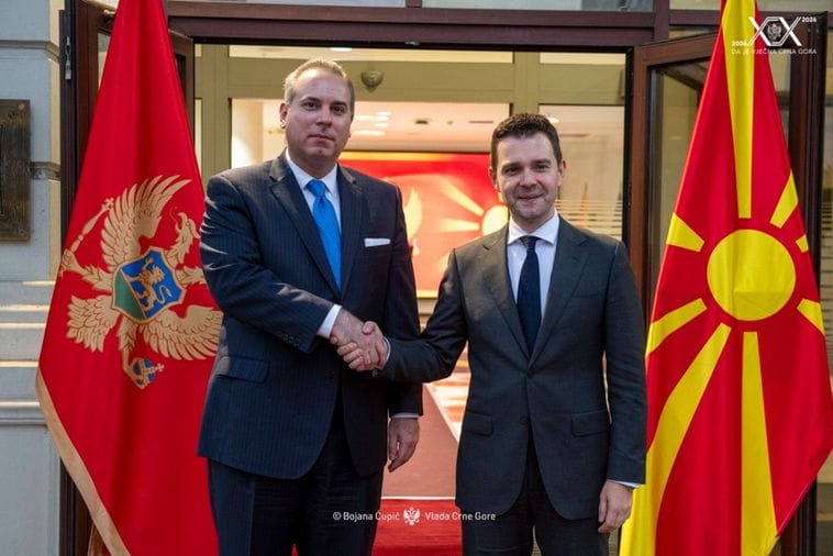 Ivanović i Mucunski: Sjutra potpisivanje sporazuma o uspostavljanju direktne avio-linije između Crne Gore i Sjeverne Makedonije Ivanović i Mucunski: Sjutra potpisivanje sporazuma o uspostavljanju direktne avio-linije između Crne Gore i Sjeverne Makedonije