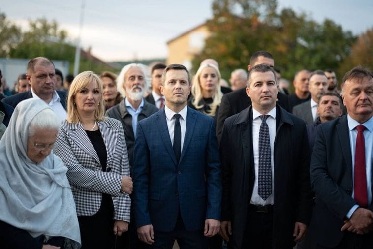 Konik dobija hram Svetog Vasilija Ostroškog: Joanikije, Borovinić-Bojović, Bečić i Mujović prisustvovali osvećenju zemljišta Konik dobija hram Svetog Vasilija Ostroškog: Joanikije, Borovinić-Bojović, Bečić i Mujović prisustvovali osvećenju zemljišta
