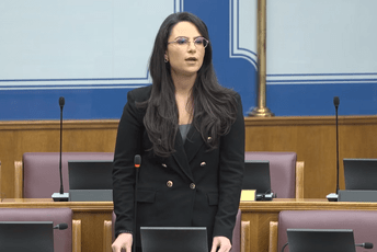 Popović: DPS nije dobio odgovore na 69 pitanja, Vlada se neozbiljno odnosi prema Skupštini