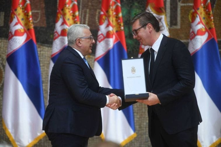 Mandić u dva navrata: Evo koga je sve iz Crne Gore odlikovao Vučić Mandić u dva navrata: Evo koga je sve iz Crne Gore odlikovao Vučić